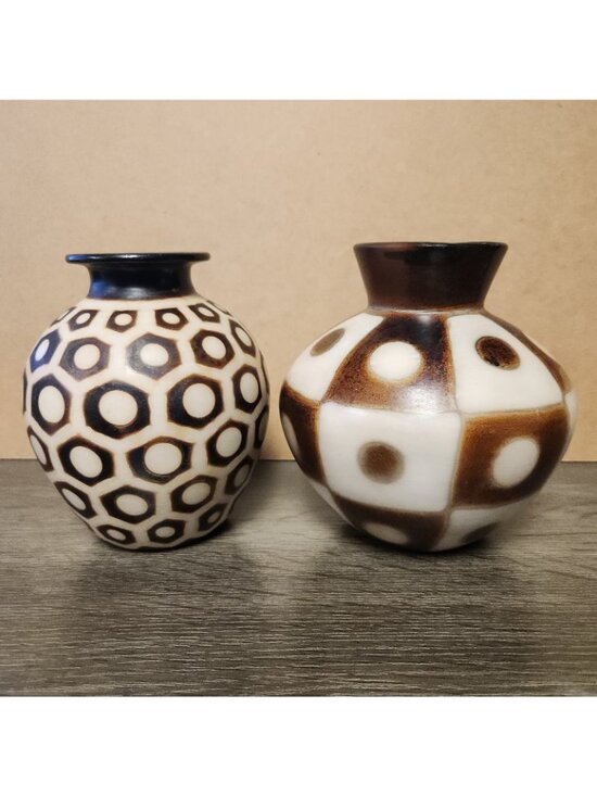 Vintage Peru Chulucanas Handmade Abstract Pottery Vases Signed Valeriano Paz (2) - Picture 3 of 11